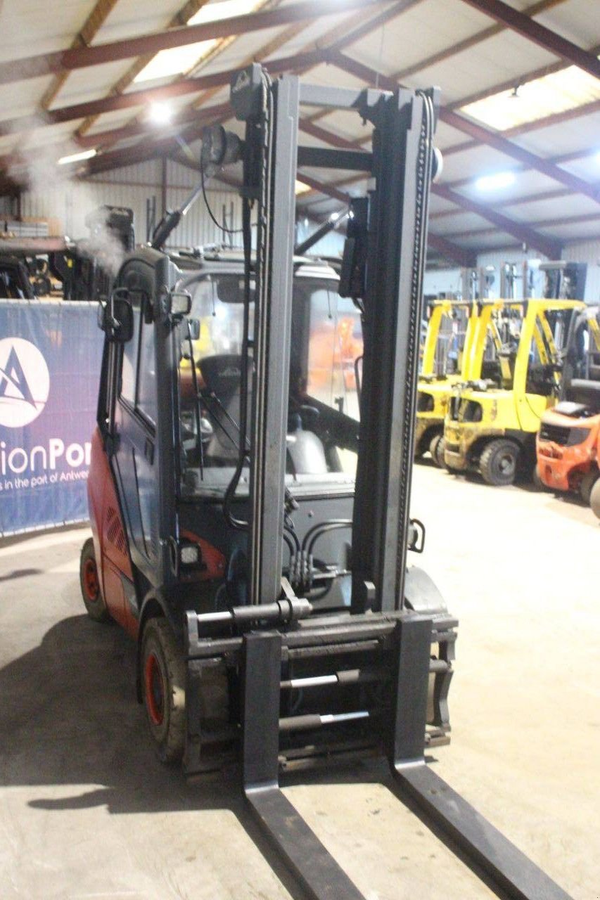 Frontstapler del tipo Linde H35T-02, Gebrauchtmaschine In Antwerpen (Immagine 7)