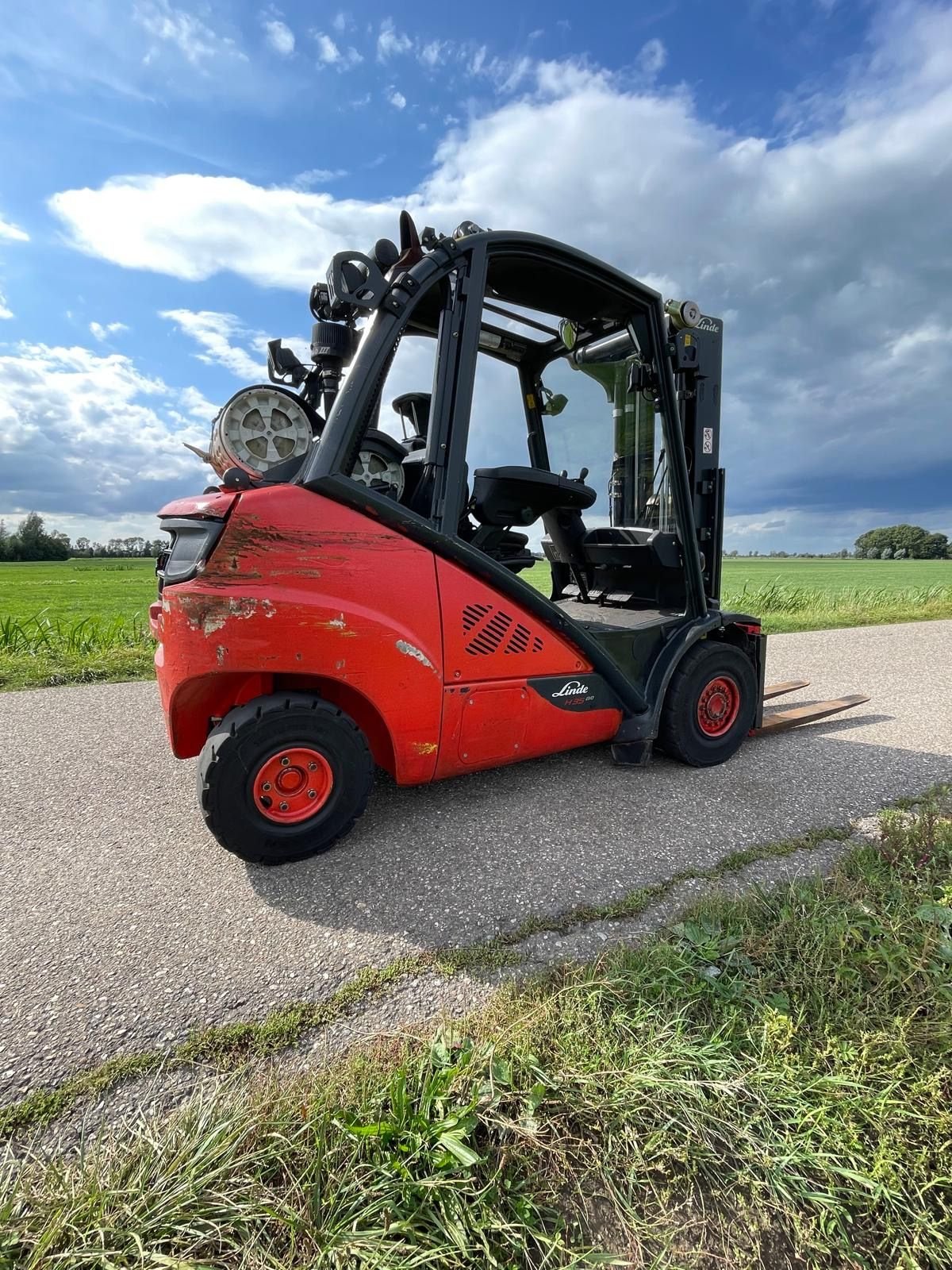 Frontstapler of the type Linde H35T, Gebrauchtmaschine in Giessenburg (Picture 4)