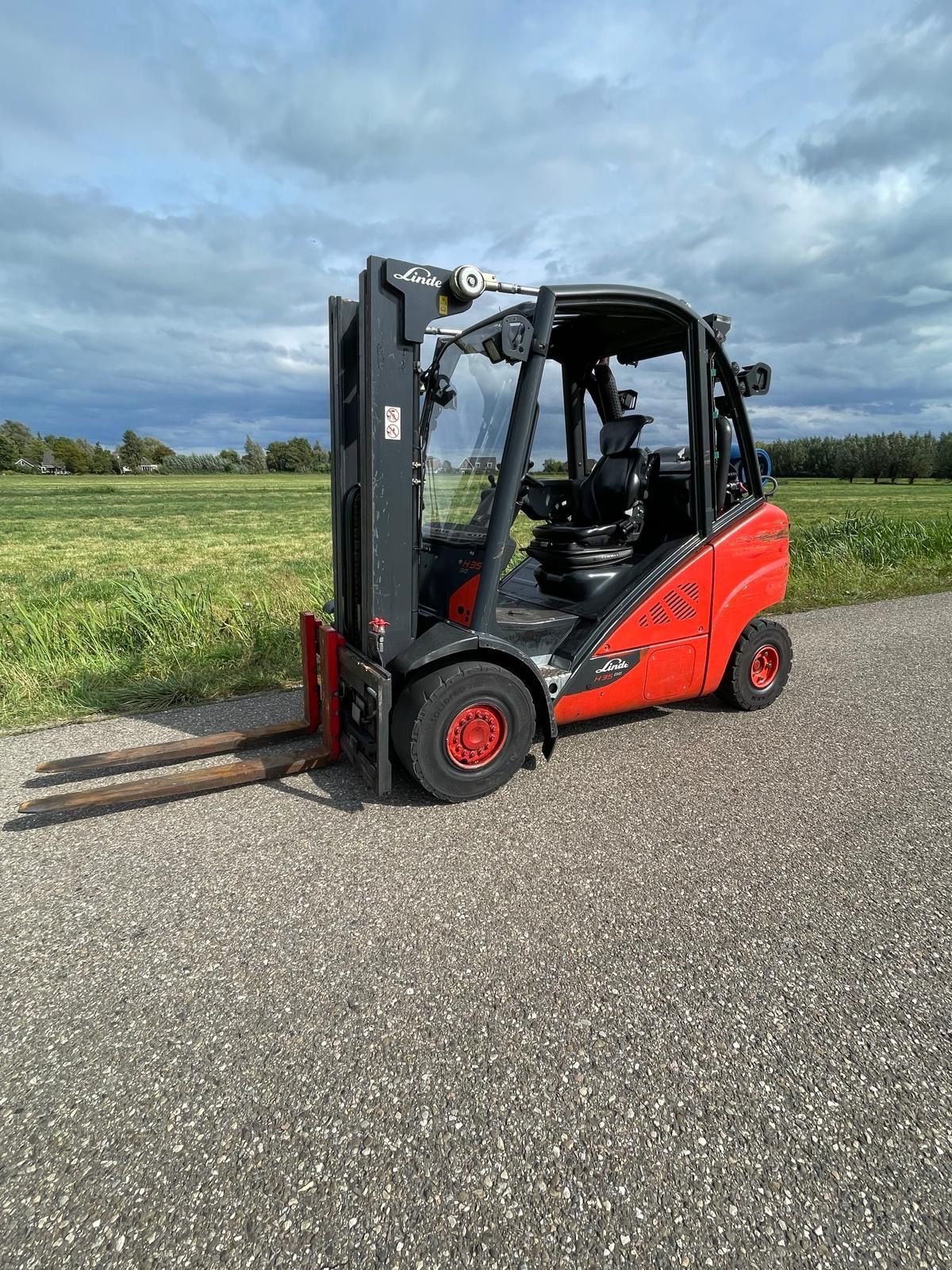 Frontstapler of the type Linde H35T, Gebrauchtmaschine in Giessenburg (Picture 1)