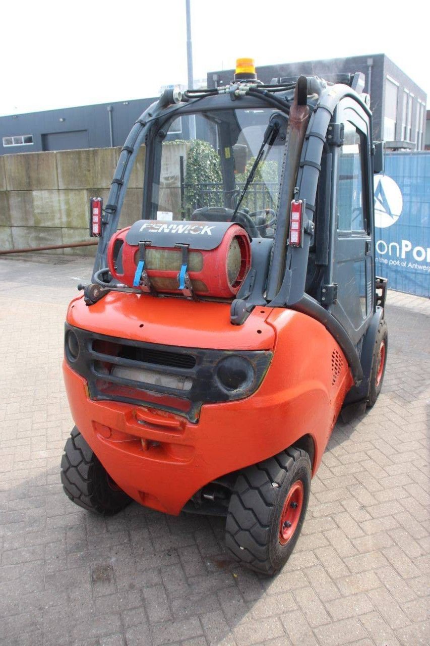 Frontstapler typu Linde H3OT-01, Gebrauchtmaschine v Antwerpen (Obrázok 5)