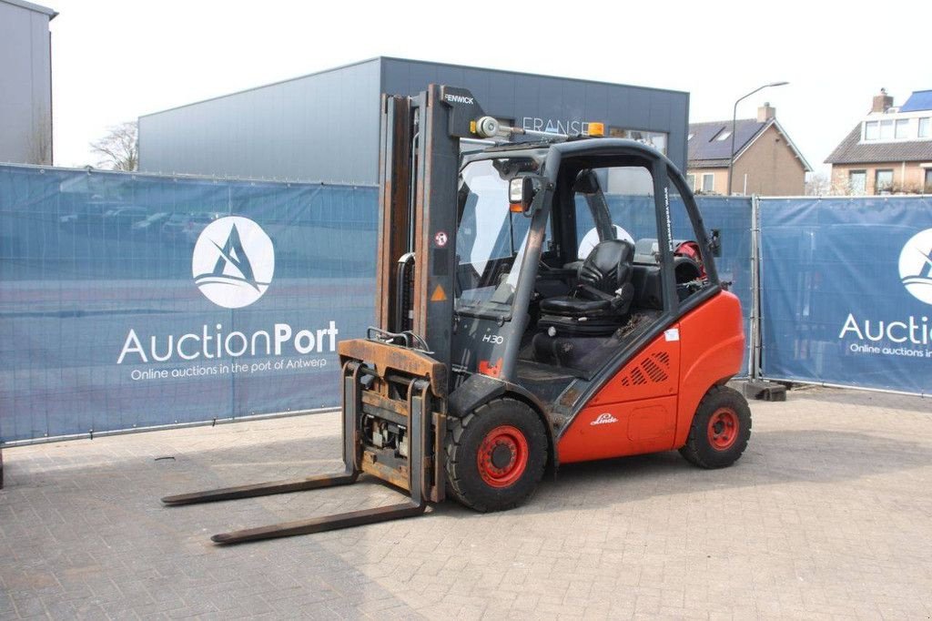 Frontstapler typu Linde H3OT-01, Gebrauchtmaschine v Antwerpen (Obrázok 9)