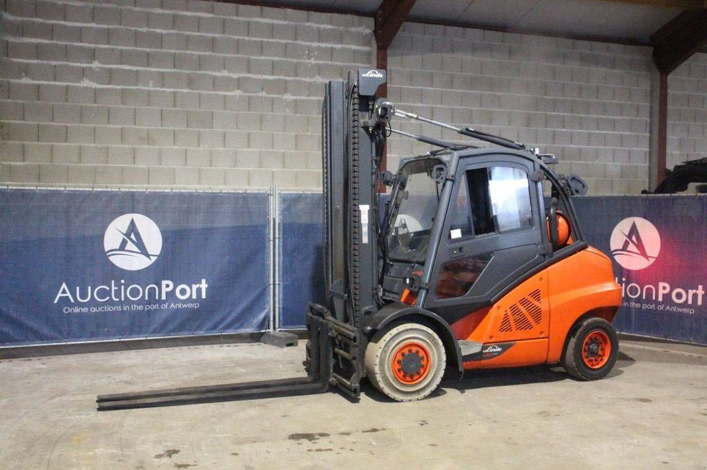 Frontstapler des Typs Linde H50T-02/600, Gebrauchtmaschine in Antwerpen (Bild 1)