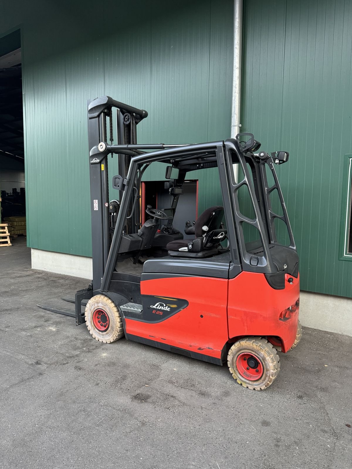 Frontstapler of the type Linde Linde E25, Gebrauchtmaschine in Wolfsbach (Picture 5)