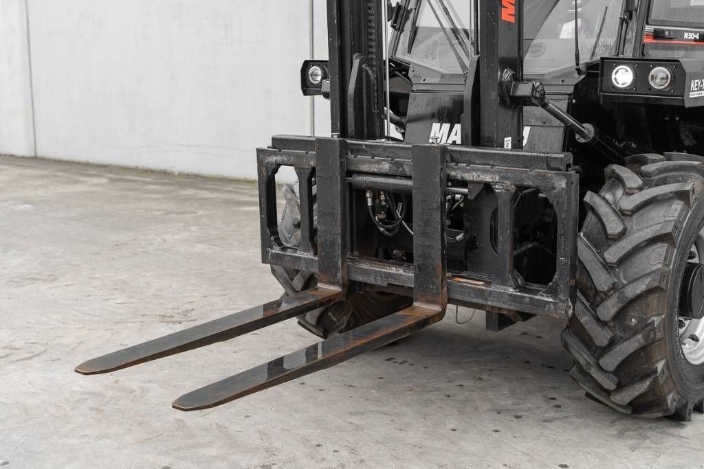 Frontstapler от тип Manitou M 30-4, Gebrauchtmaschine в Moerbeke (Снимка 10)