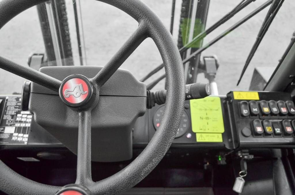 Frontstapler от тип Manitou M 30-4, Gebrauchtmaschine в Moerbeke (Снимка 11)