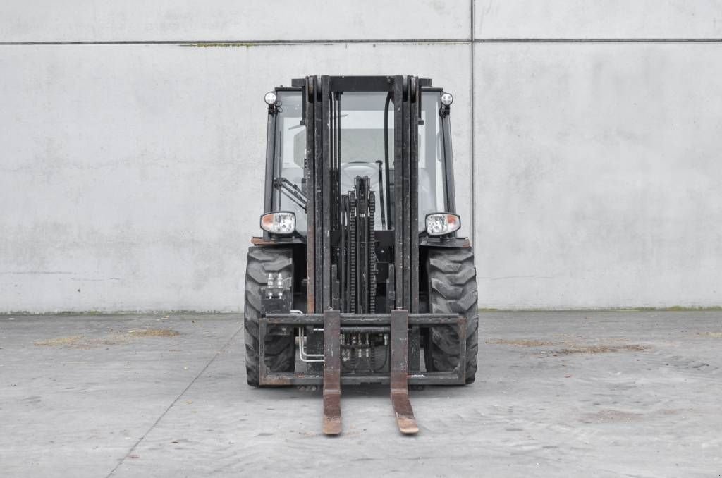 Frontstapler des Typs Manitou MC 25-4 D, Gebrauchtmaschine in Moerbeke (Bild 2)