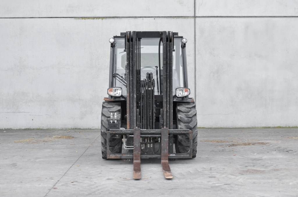 Frontstapler del tipo Manitou MC 25-4 D, Gebrauchtmaschine In Moerbeke (Immagine 2)