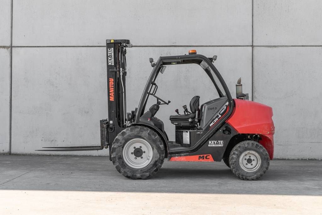 Frontstapler of the type Manitou MC 25-4, Gebrauchtmaschine in Moerbeke (Picture 4)