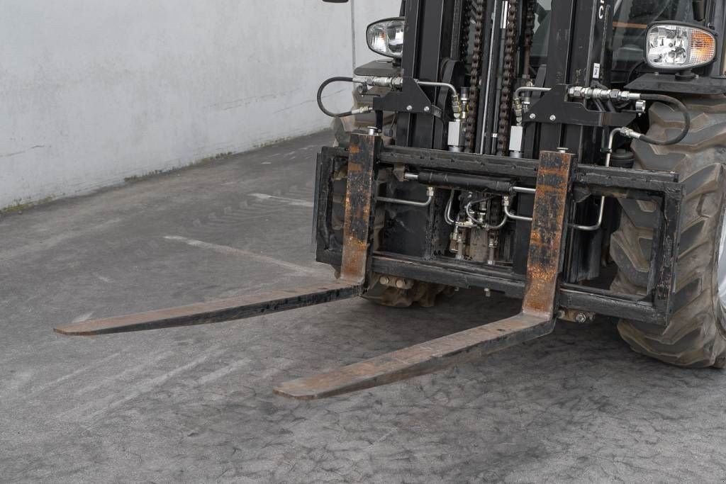 Frontstapler of the type Manitou MC 25-4, Gebrauchtmaschine in Moerbeke (Picture 9)