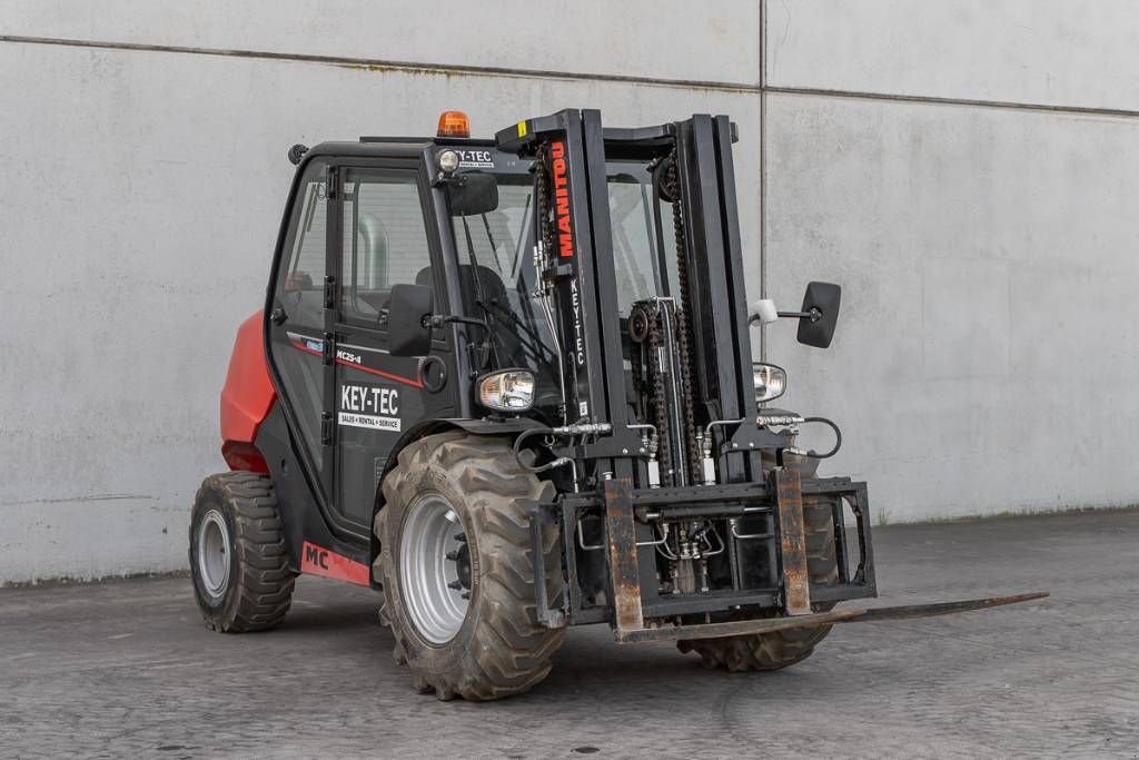 Frontstapler of the type Manitou MC 25-4, Gebrauchtmaschine in Moerbeke (Picture 3)