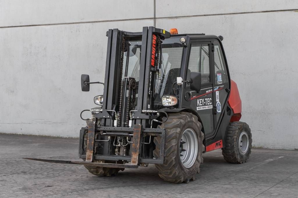 Frontstapler of the type Manitou MC 25-4, Gebrauchtmaschine in Moerbeke (Picture 1)