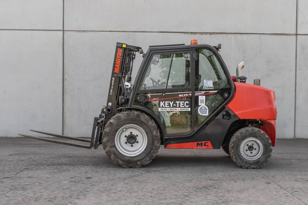 Frontstapler of the type Manitou MC 25-4, Gebrauchtmaschine in Moerbeke (Picture 4)