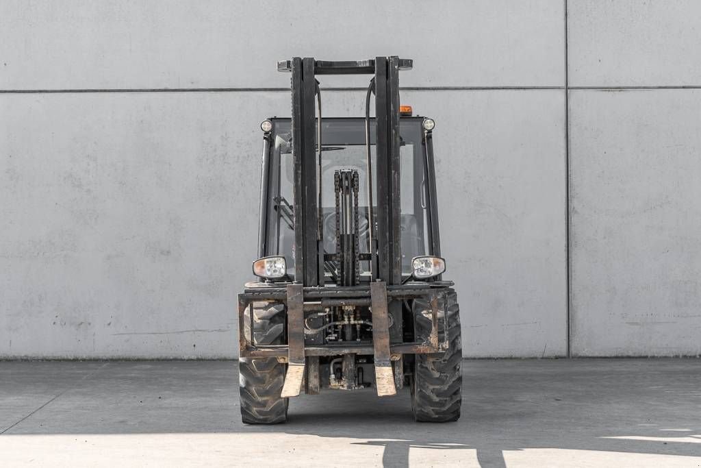 Frontstapler типа Manitou MC 25-4, Gebrauchtmaschine в Moerbeke (Фотография 2)