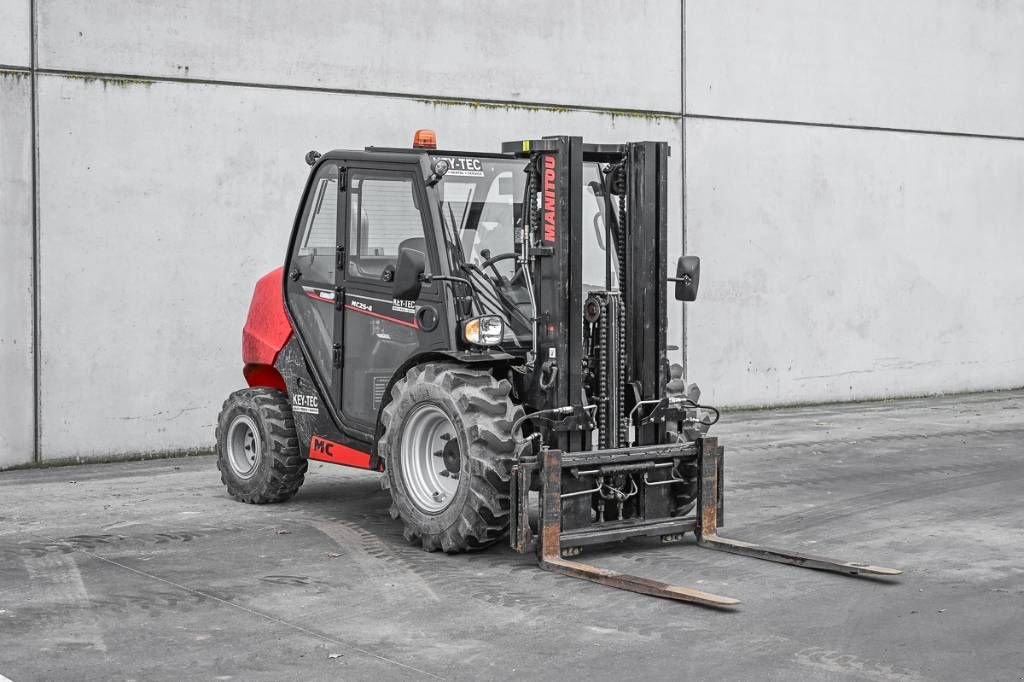 Frontstapler of the type Manitou MC 25-4, Gebrauchtmaschine in Moerbeke (Picture 2)