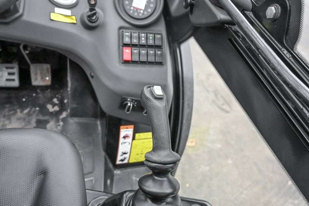 Frontstapler of the type Manitou MC 25-4, Gebrauchtmaschine in Moerbeke (Picture 11)