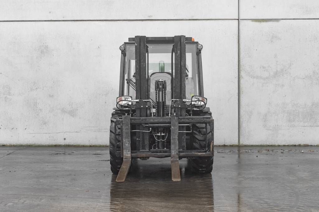 Frontstapler del tipo Manitou MC 30-4 D, Gebrauchtmaschine In Moerbeke (Immagine 2)