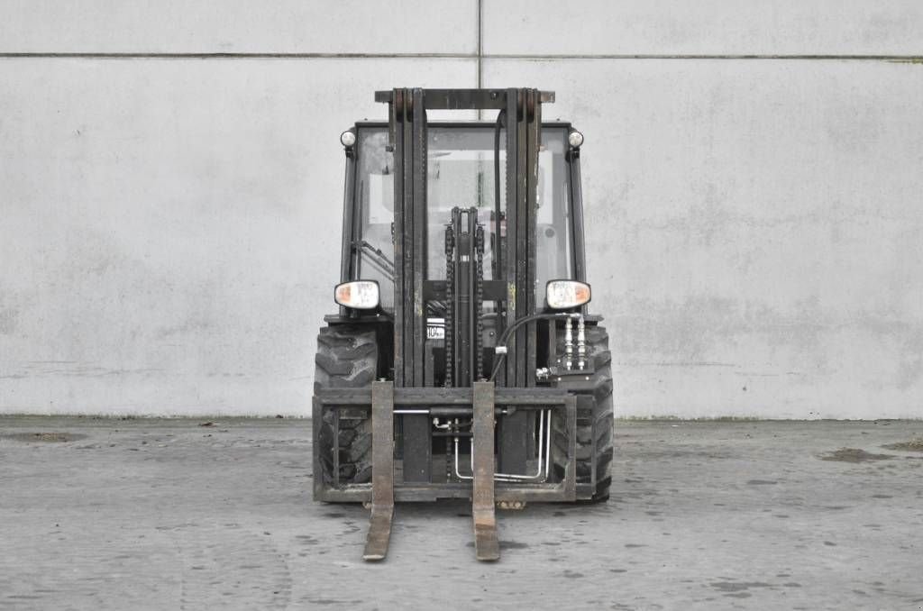 Frontstapler des Typs Manitou MC 30-4, Gebrauchtmaschine in Moerbeke (Bild 2)