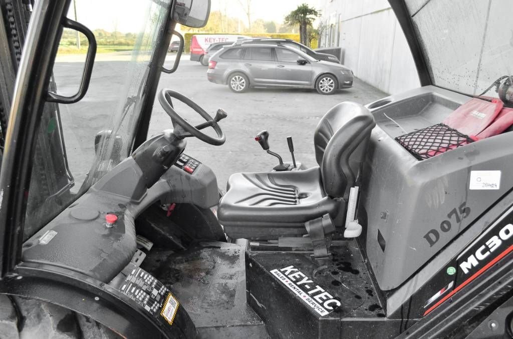 Frontstapler des Typs Manitou MC 30-4, Gebrauchtmaschine in Moerbeke (Bild 9)