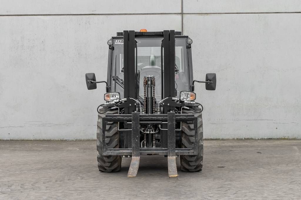 Frontstapler typu Manitou MC 30-4, Gebrauchtmaschine w Moerbeke (Zdjęcie 2)