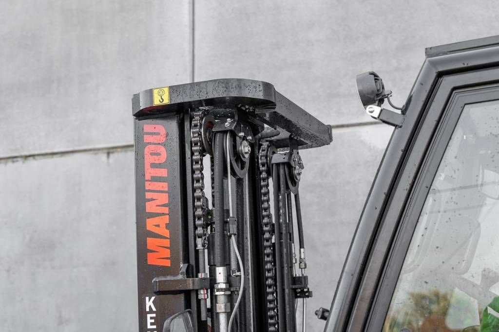 Frontstapler del tipo Manitou MC 30-4, Gebrauchtmaschine In Moerbeke (Immagine 9)