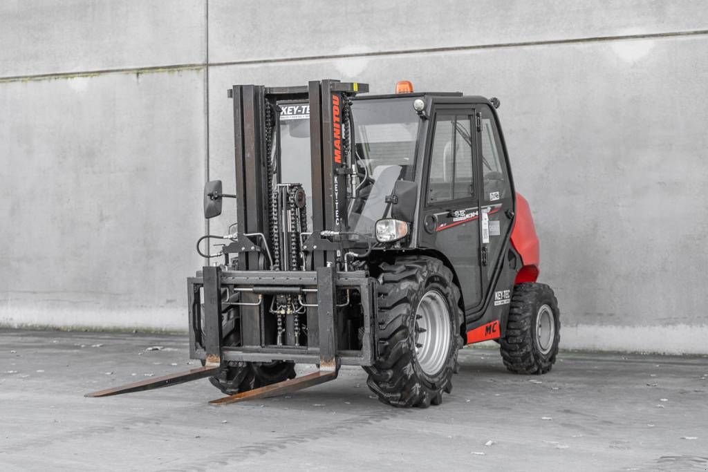 Frontstapler del tipo Manitou MC 30-4, Gebrauchtmaschine In Moerbeke (Immagine 1)