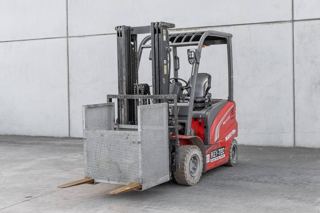 Frontstapler typu Manitou ME 425, Gebrauchtmaschine v Moerbeke (Obrázek 1)