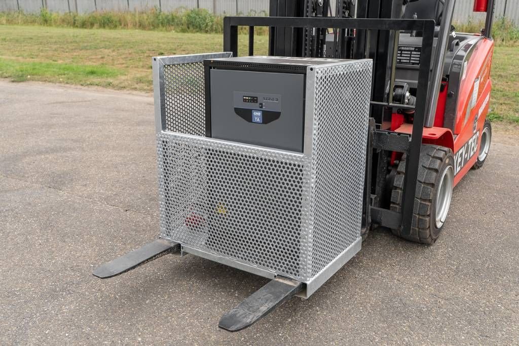 Frontstapler des Typs Manitou ME 435, Neumaschine in Moerbeke (Bild 9)