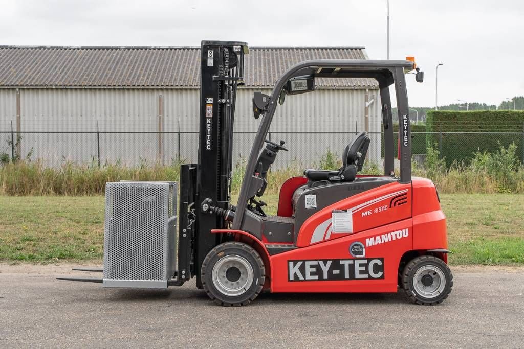 Frontstapler des Typs Manitou ME 435, Neumaschine in Moerbeke (Bild 4)