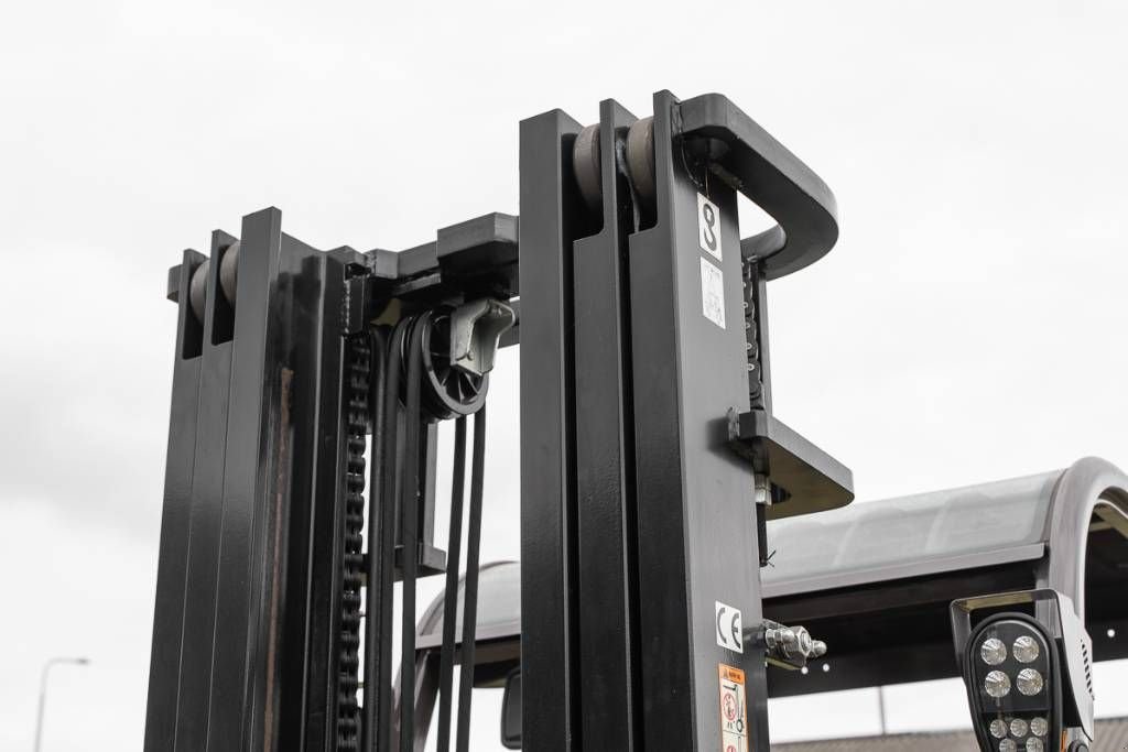 Frontstapler of the type Manitou ME 435, Neumaschine in Moerbeke (Picture 11)