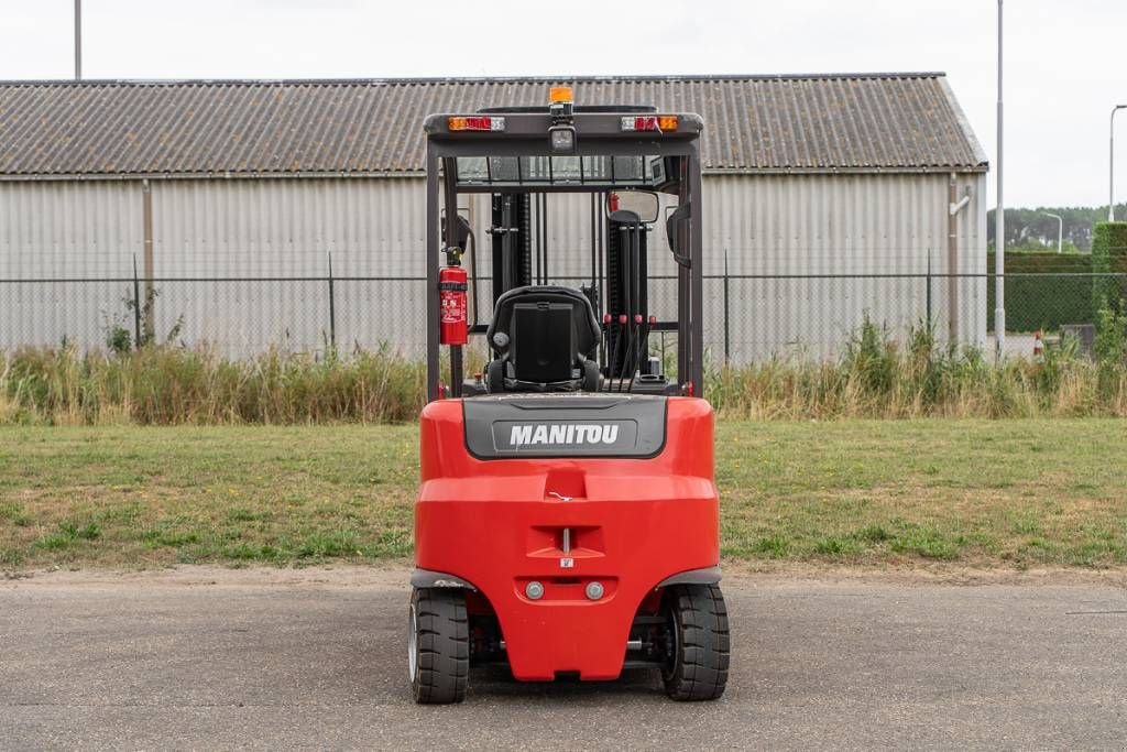 Frontstapler of the type Manitou ME 435, Neumaschine in Moerbeke (Picture 7)