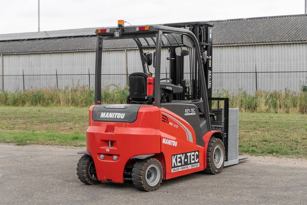 Frontstapler del tipo Manitou ME 435, Neumaschine In Moerbeke (Immagine 5)