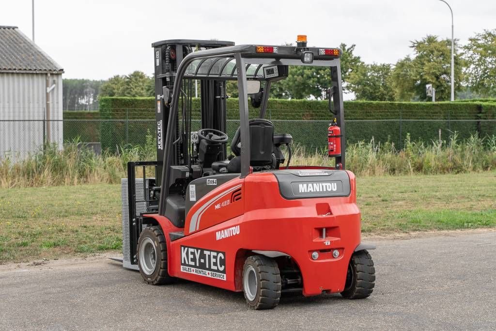Frontstapler del tipo Manitou ME 435, Neumaschine In Moerbeke (Immagine 8)