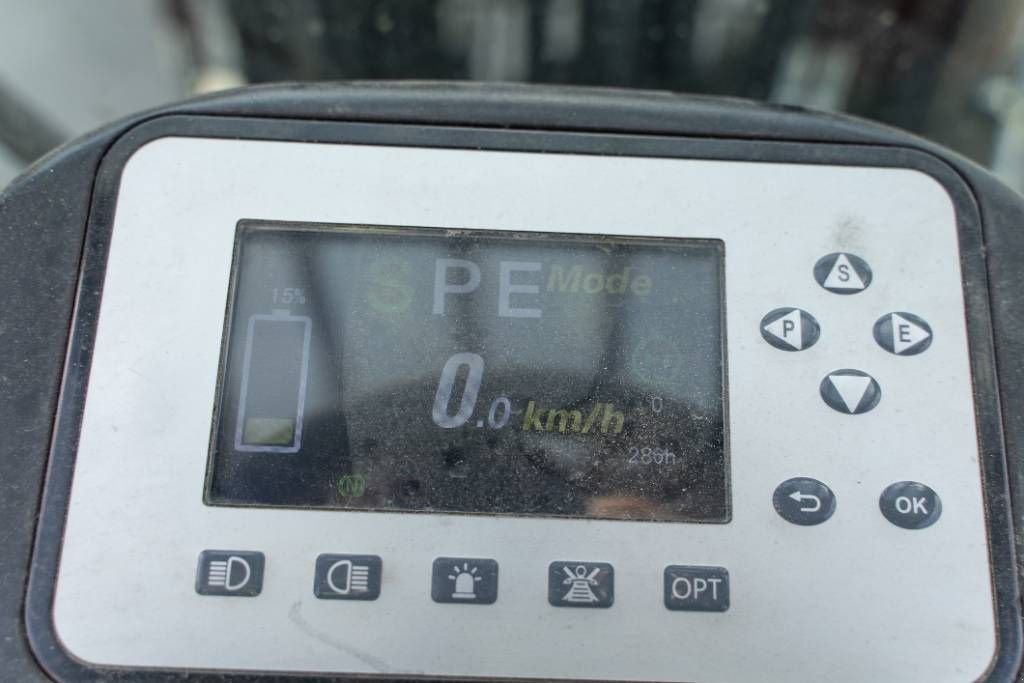Frontstapler типа Manitou ME 450, Gebrauchtmaschine в Moerbeke (Фотография 10)