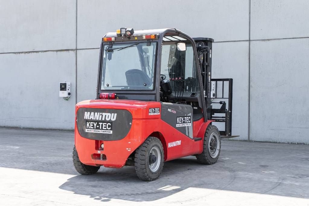 Frontstapler типа Manitou ME 450, Gebrauchtmaschine в Moerbeke (Фотография 4)
