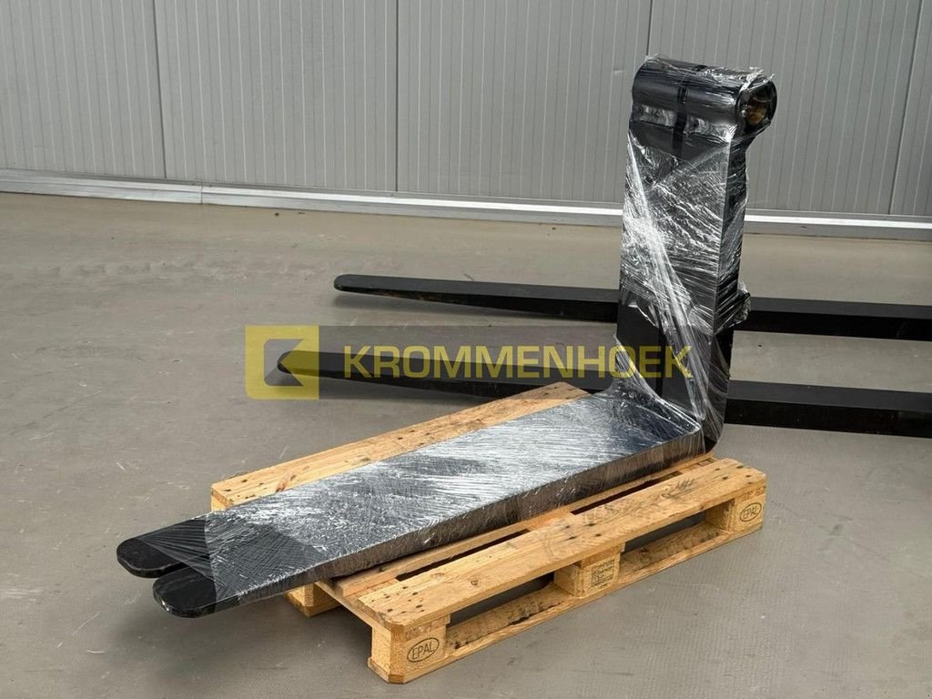 Frontstapler of the type Manitou MI 100 D, Neumaschine in Apeldoorn (Picture 10)