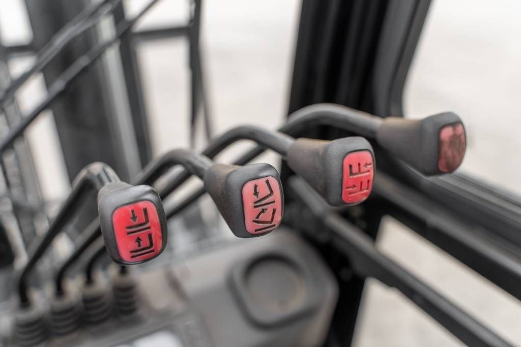 Frontstapler des Typs Manitou MI 25 D, Gebrauchtmaschine in Moerbeke (Bild 9)