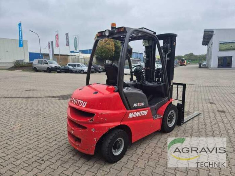 Frontstapler des Typs Manitou MI 25 D, Gebrauchtmaschine in Alpen (Bild 3)
