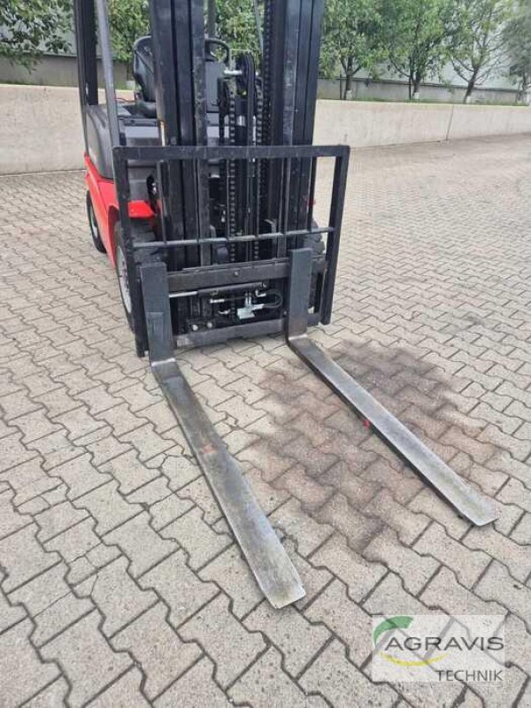 Frontstapler des Typs Manitou MI 25 D, Gebrauchtmaschine in Alpen (Bild 11)