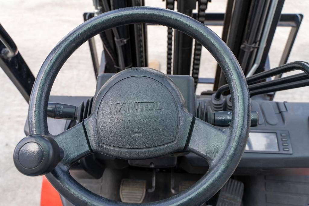 Frontstapler del tipo Manitou MI 25, Gebrauchtmaschine In Moerbeke (Immagine 10)