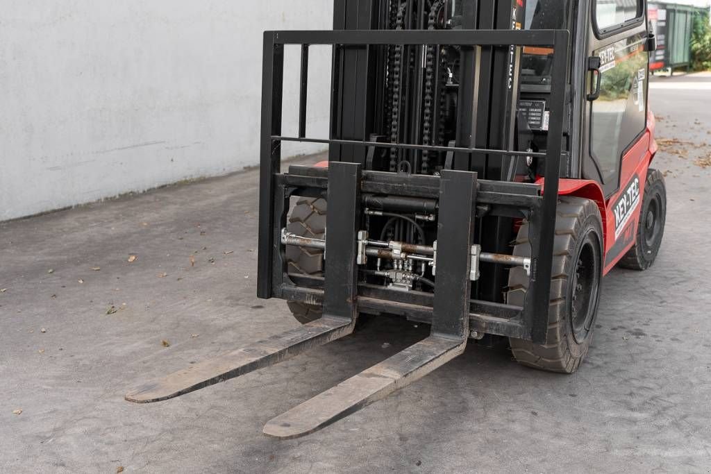 Frontstapler of the type Manitou MI 30 D, Neumaschine in Moerbeke (Picture 9)