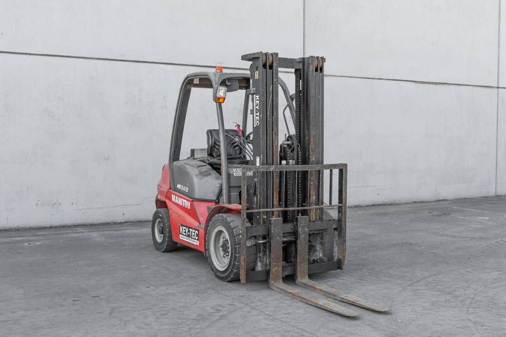Frontstapler типа Manitou MI 30 D, Gebrauchtmaschine в Moerbeke (Фотография 3)