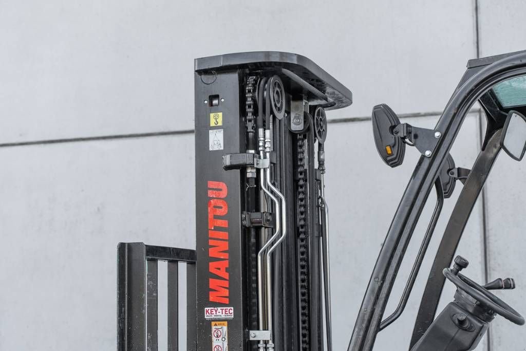 Frontstapler типа Manitou MI 30 D, Gebrauchtmaschine в Moerbeke (Фотография 9)