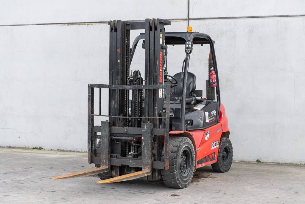 Frontstapler типа Manitou MI 30 D, Gebrauchtmaschine в Moerbeke (Фотография 1)