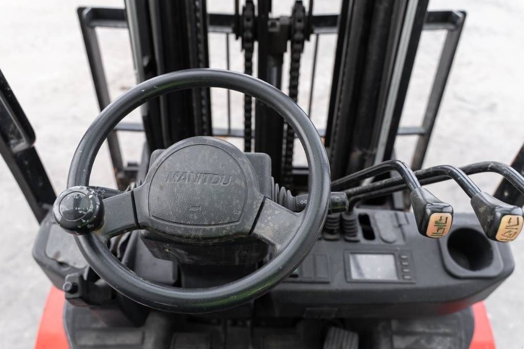 Frontstapler типа Manitou MI 30 D, Gebrauchtmaschine в Moerbeke (Фотография 8)