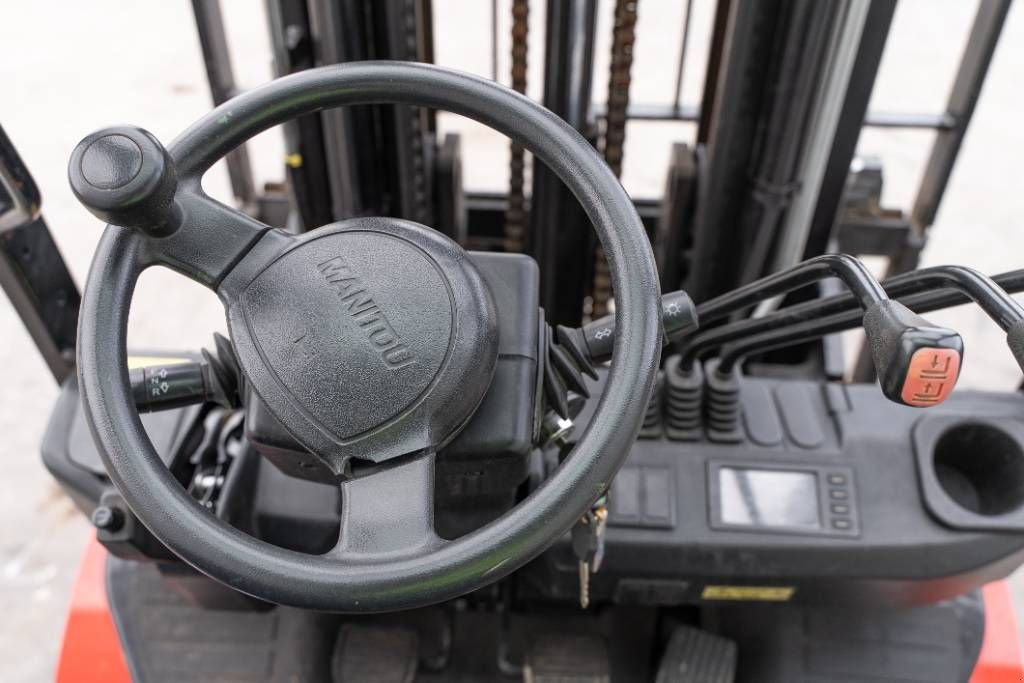 Frontstapler типа Manitou MI 30 D, Gebrauchtmaschine в Moerbeke (Фотография 8)