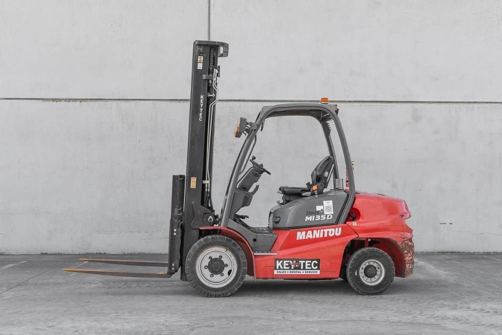 Frontstapler del tipo Manitou MI 35 D, Gebrauchtmaschine In Moerbeke (Immagine 4)