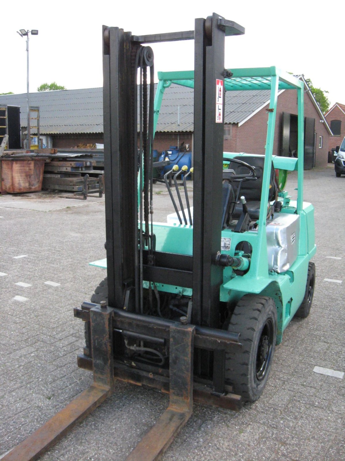 Frontstapler типа Mitsubishi -, Gebrauchtmaschine в Oldenzaal (Фотография 2)