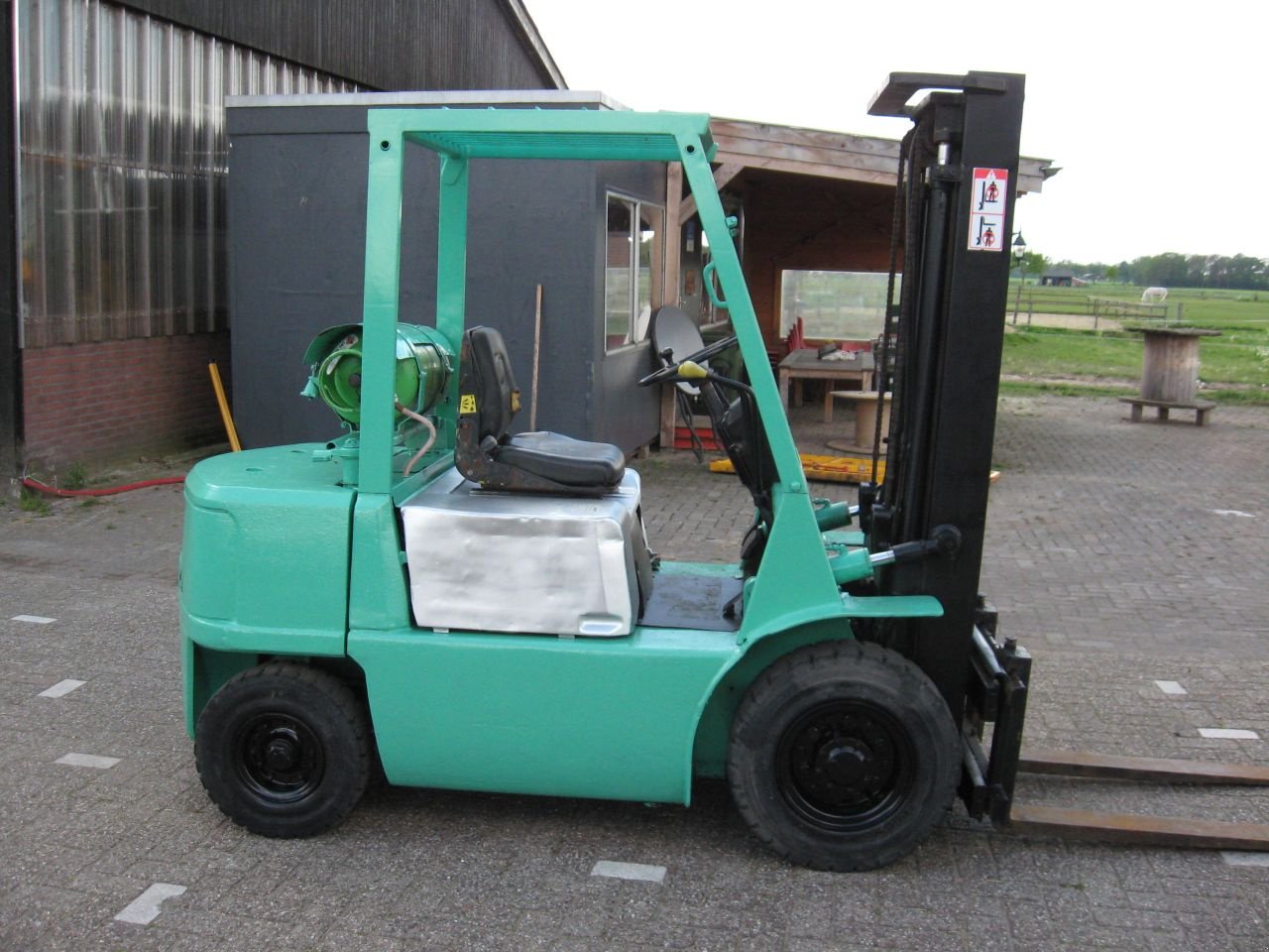 Frontstapler типа Mitsubishi -, Gebrauchtmaschine в Oldenzaal (Фотография 3)