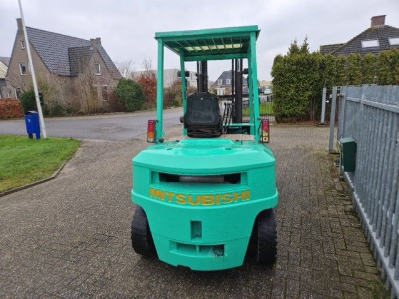 Frontstapler du type Mitsubishi 35D, Gebrauchtmaschine en Hollandscheveld (Photo 4)