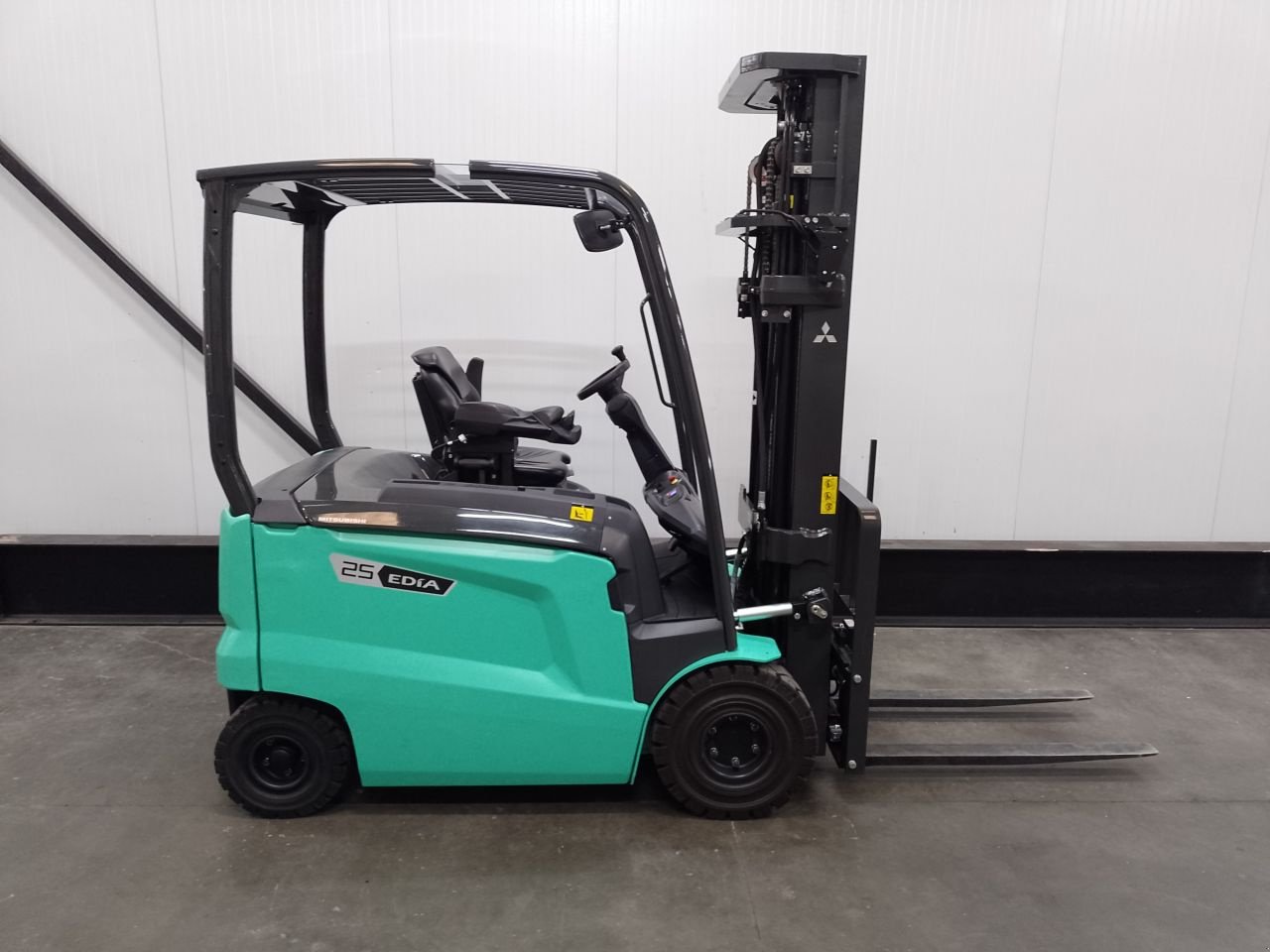 Frontstapler des Typs Mitsubishi FB25CN, Gebrauchtmaschine in Middelbeers (Bild 7)